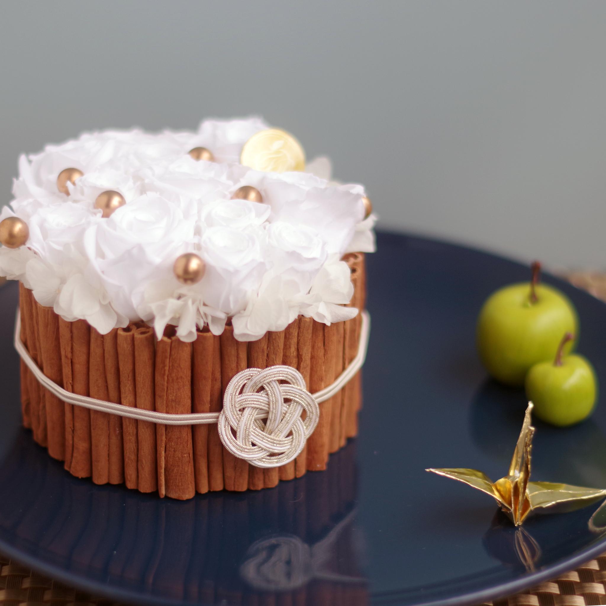 Creema限定新春福袋〈竹〉　プリザーブドフラワーケーキ＆選べる椿のブローチセット | 4枚目